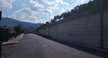 Manca l’allaccio, la strada per la Scuola media di Pioppo al buio. Lo Coco invia una direttiva agli uffici