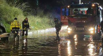 Piove e si allaga la SS186, intervengono i Vigili del fuoco e Overland (FOTO)