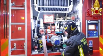 Incendio nella notte a Pioppo: fiamme domate all’alba