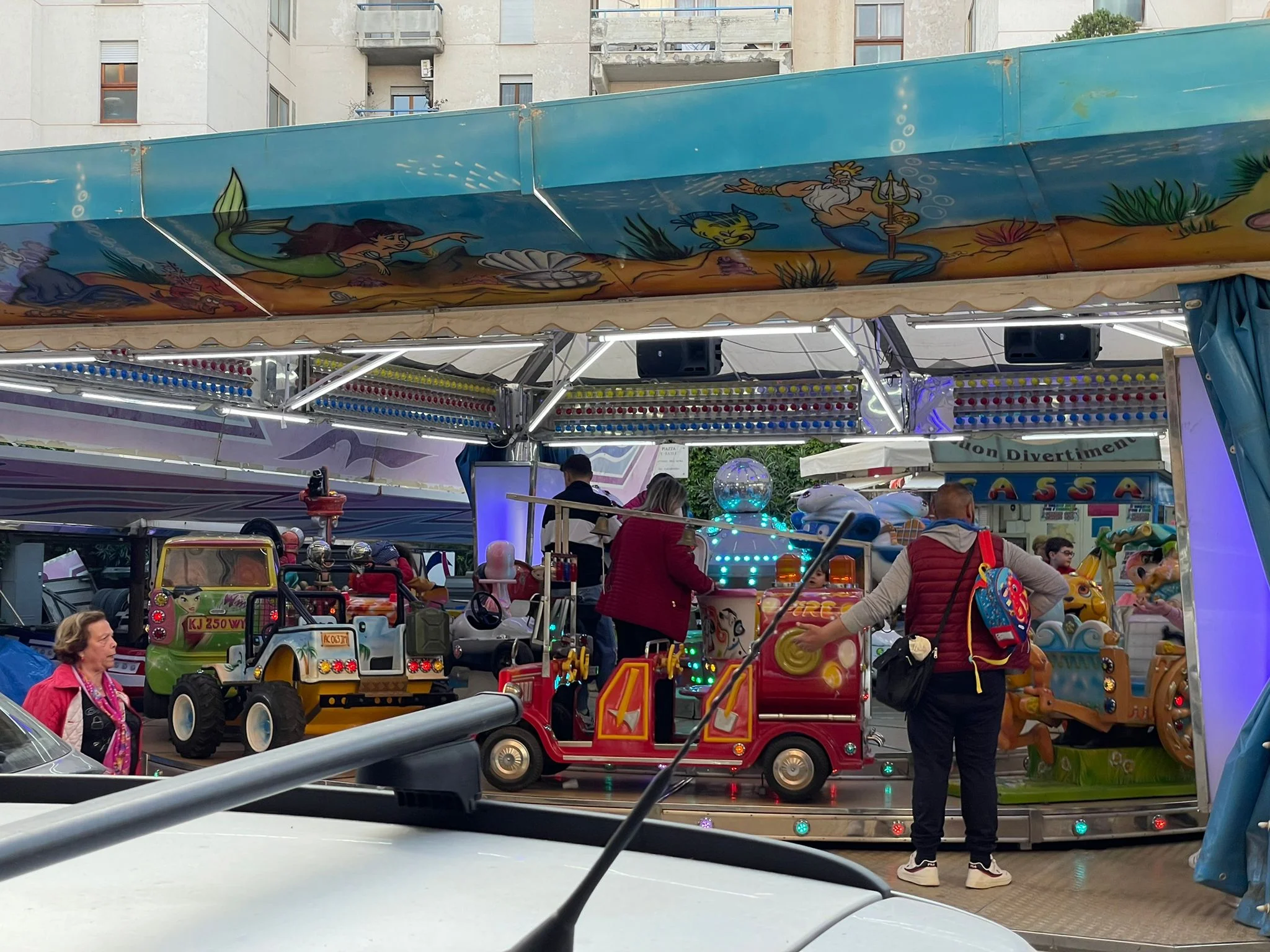 Tornano le giostre per i piccoli in piazza Basile