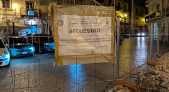 Rotta una basola, a Monreale la Polizia Municipale sequestra il cantiere in Piazza Vittorio Emanuele