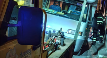 Monreale, camper resta incastrato in via Palermo, intervento dei Vigili del Fuoco